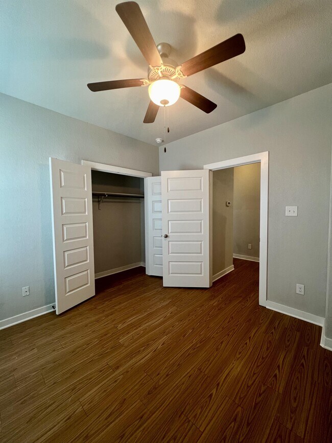 Building Photo - 374 Creekside Curve