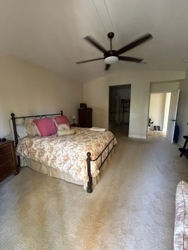 Building Photo - Beautiful 3BD 3.5BA House in La Jolla