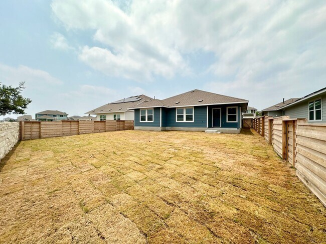 Building Photo - Beautiful Recently New Build Home in West ...