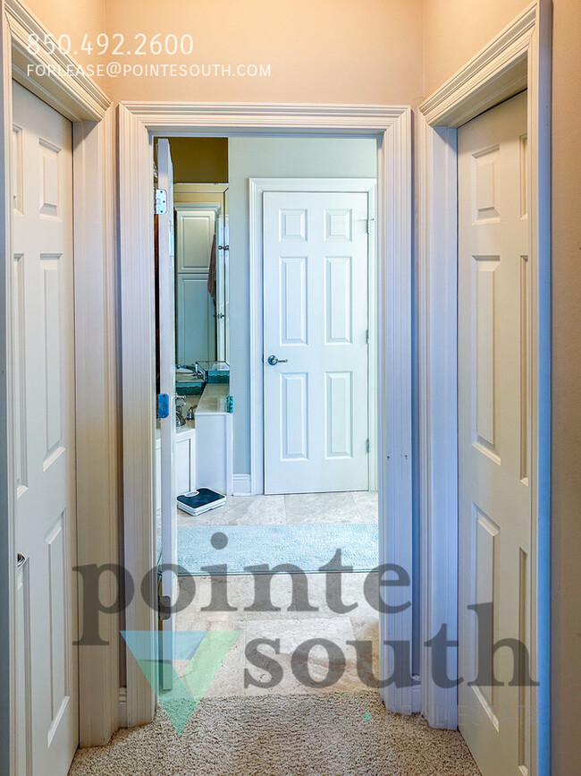 Building Photo - Furnished Condo in Destin!