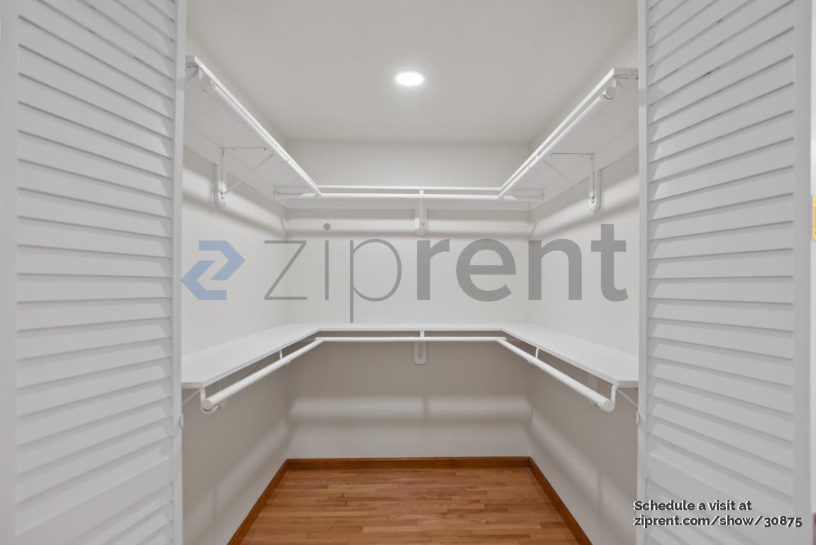 Building Photo - 651 40th St