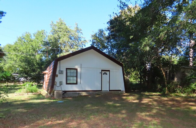 Building Photo - Bullard - Modest 2 Bedroom House on Tree-Shaded Lot