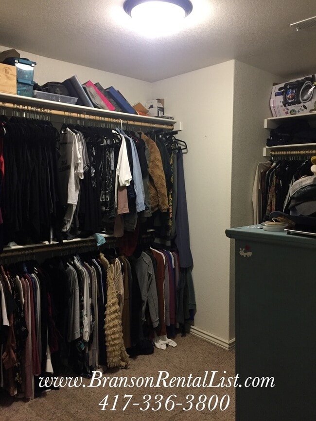 Building Photo - Now Pre-leasing for Mid-April