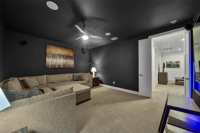 Building Photo - 1015 Oak Briar Ln