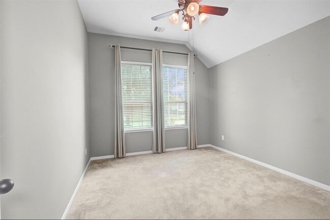 Building Photo - 2513 Golfcrest Dr