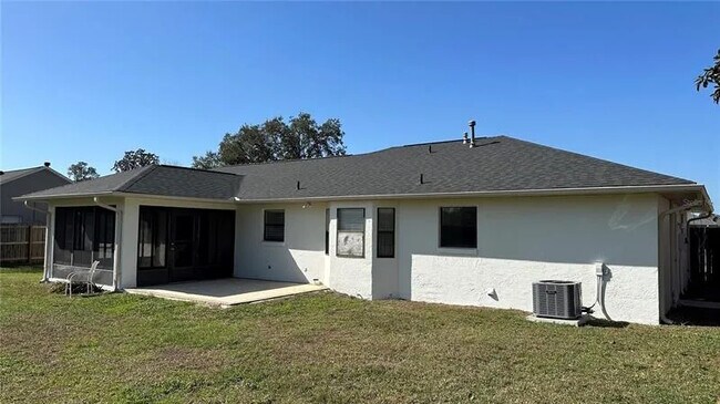 Patio - 185 SE 62nd Ave