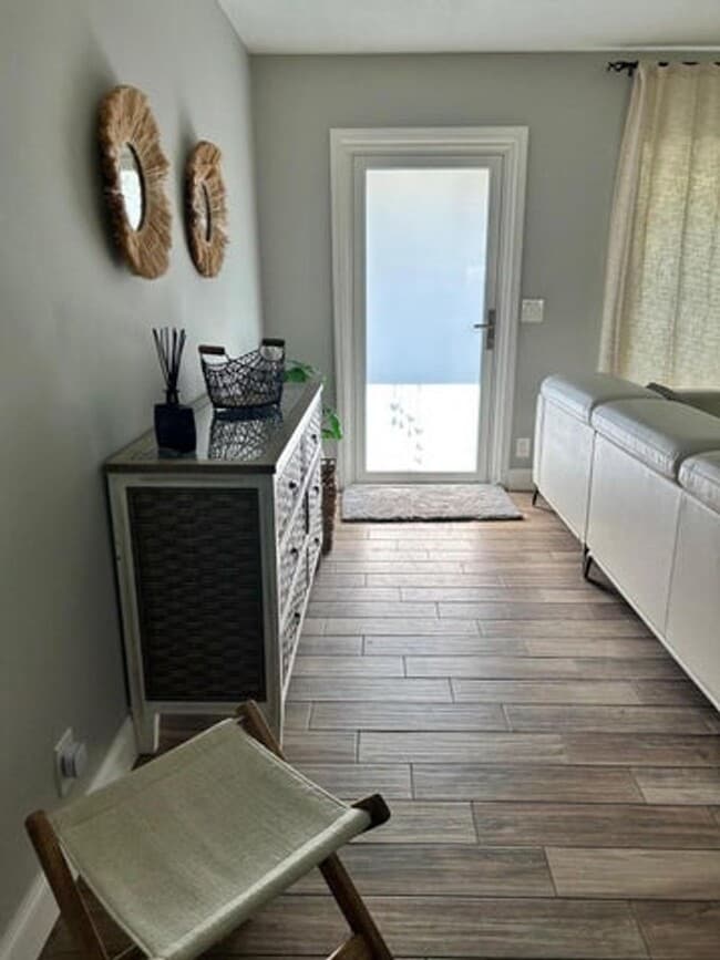 Building Photo - 1182 SE 2nd Ave