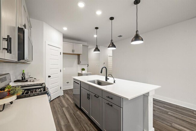 Building Photo - 113 Lyrebird Ln