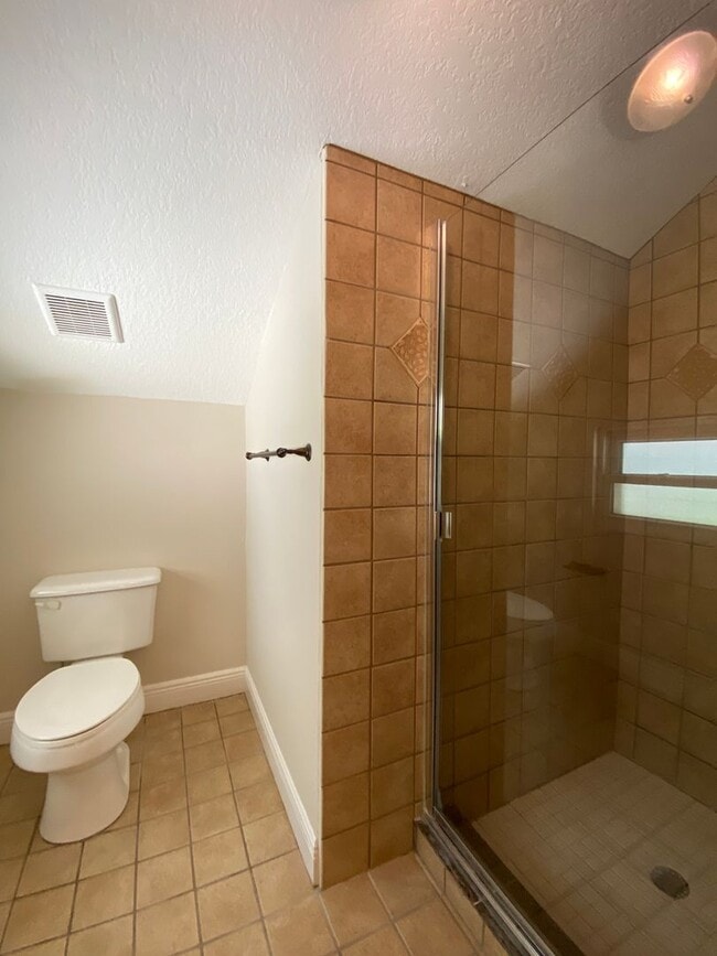 Building Photo - Charming 3 Bed, 3 Bath Home in Lake Davis/...