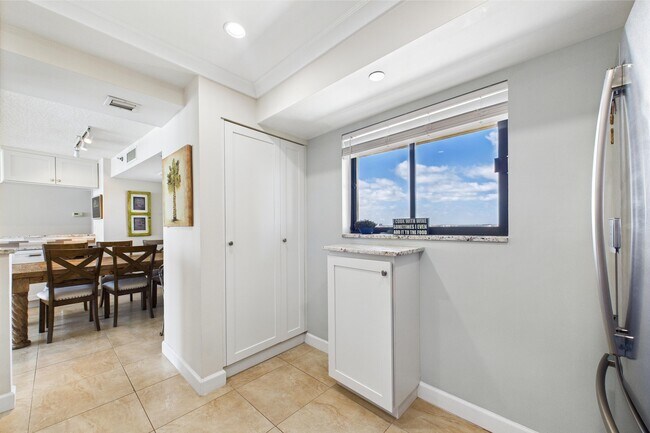 Building Photo - 100 Ocean Trail Way