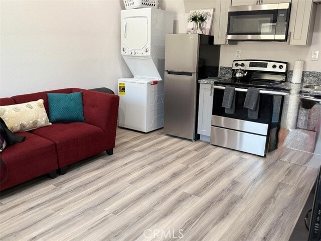 Building Photo - 1901 N Grape Ave