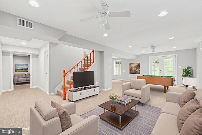 Building Photo - 18865 Crossroads Ct