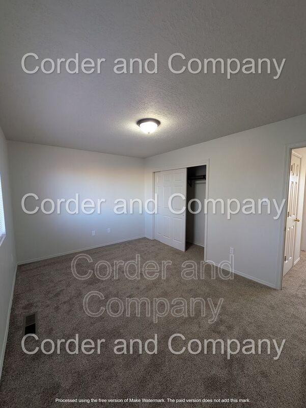 Building Photo - 11243 Campo Del Oso Ave NE