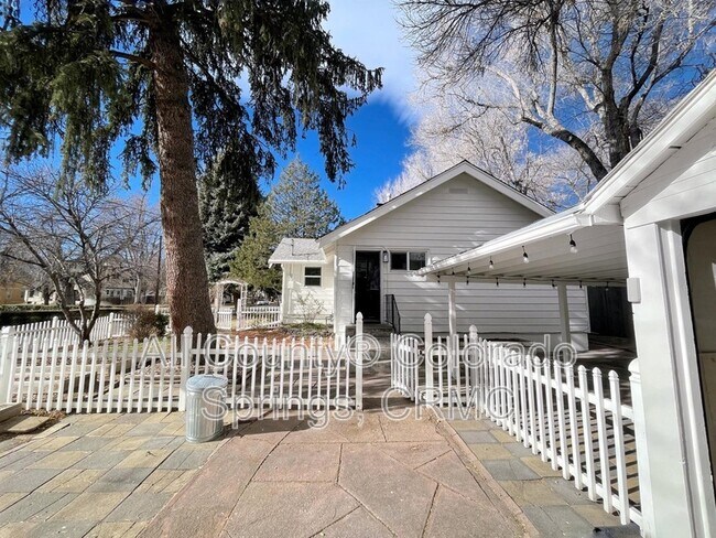 Building Photo - 2003 N El Paso St