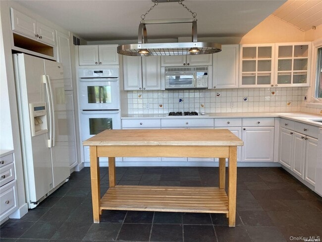 Building Photo - 1 Pine Point