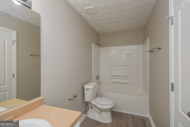 Building Photo - 541 Dove Way