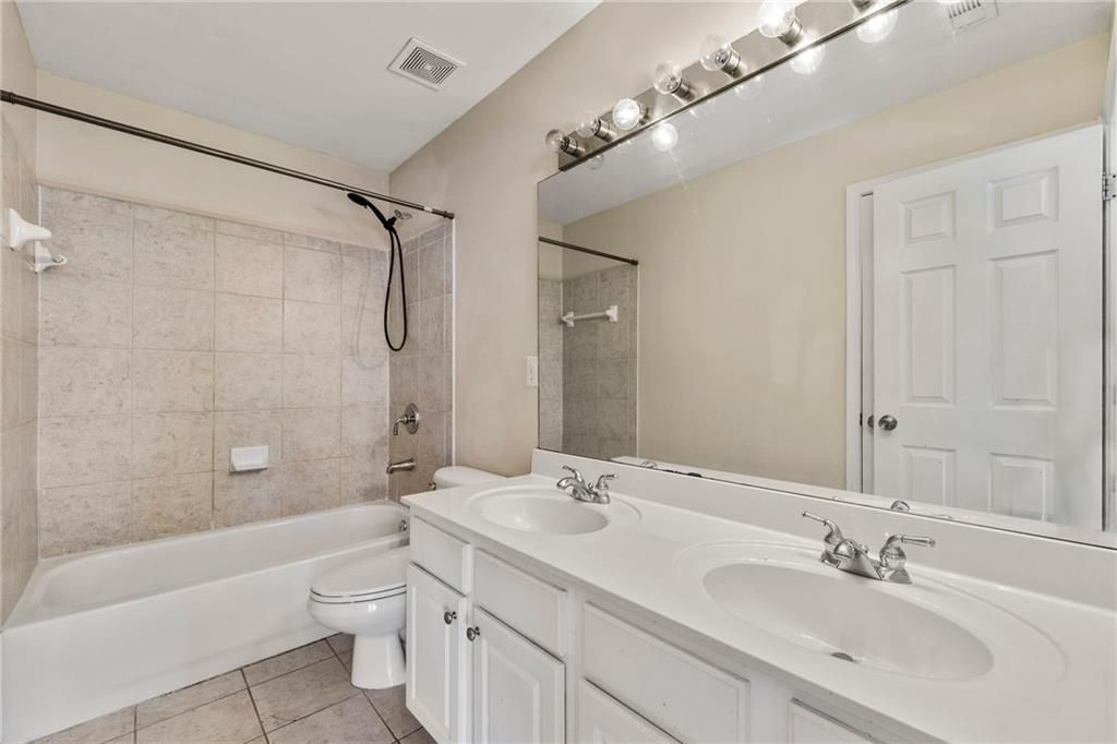 Building Photo - 748 Prada Ct NE