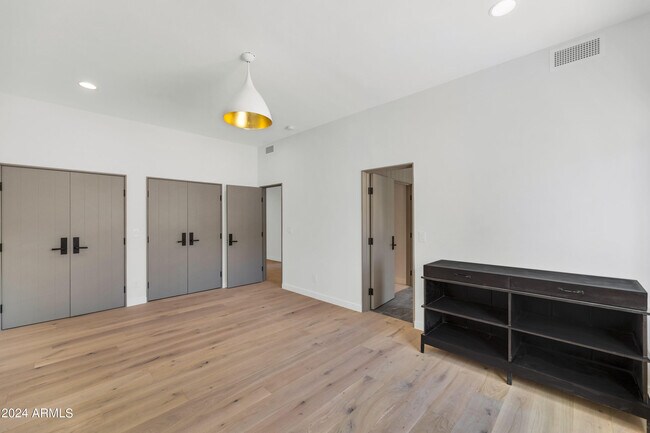 Building Photo - 4350 N jokake Dr