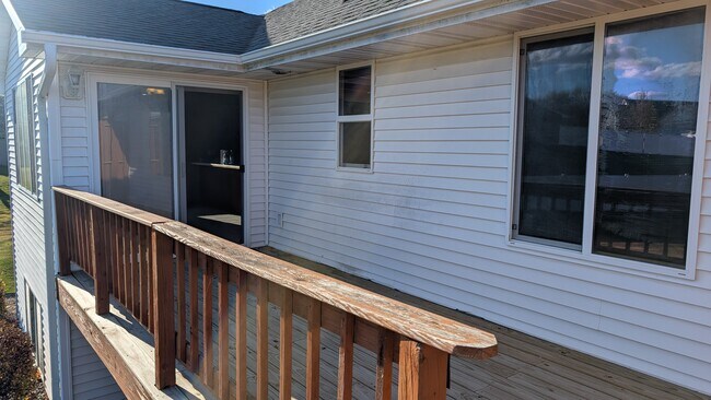 Back porcg - 1927 Little River Path