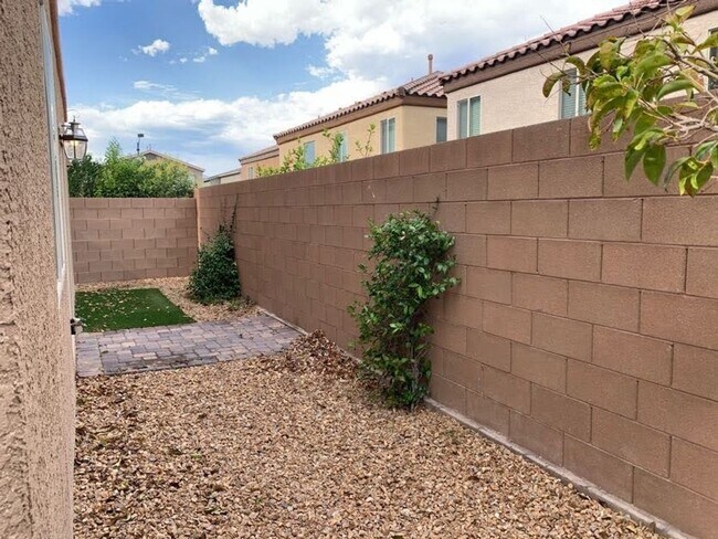 Building Photo - 7752 Broadloom Ct