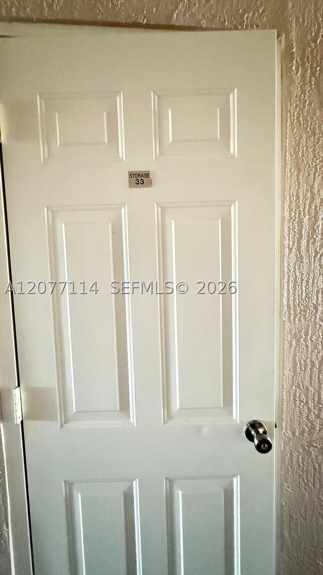 Building Photo - 2806 Veronia Dr