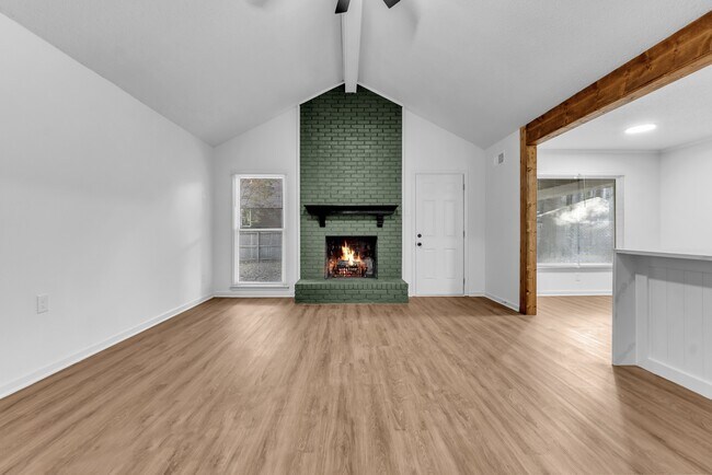 Building Photo - 8439 River Glen Dr