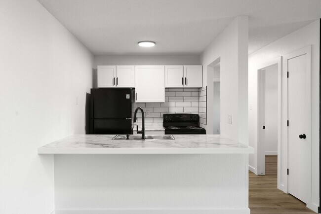 Interior Photo - Cypress II