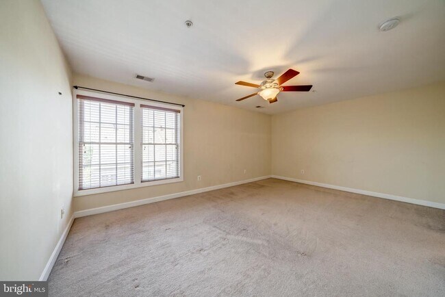 Building Photo - 921 Harrison Cir