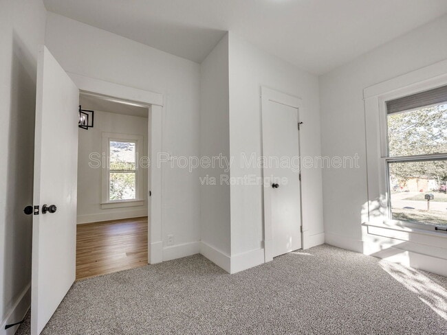 Building Photo - 811 W Wade St