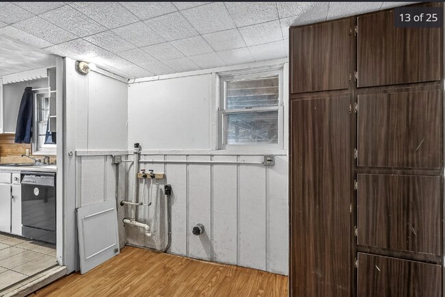 Building Photo - 3-Bedroom Home + Bonus Room in SE Springfield