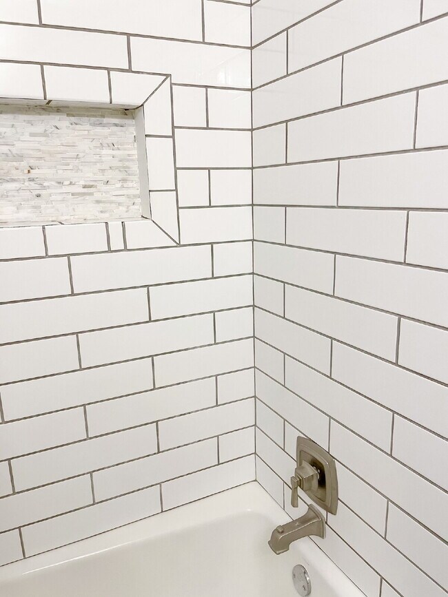 Building Photo - 3/2/2 with lots of updates!