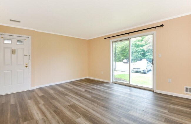 Building Photo - 11 Coral Tree Ct