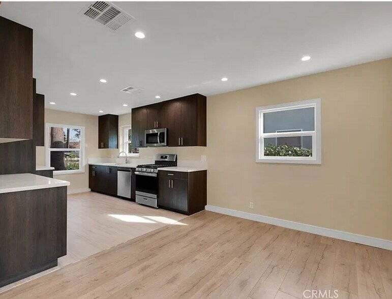 Building Photo - 17024 Sherman Way