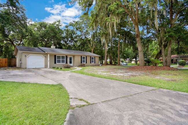 Building Photo - 3 bedroom 2 bath home in Village Green