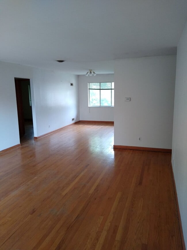 1101 Wilmington Ave 1101 Wilmington Ave Dayton OH 45420 Apartment