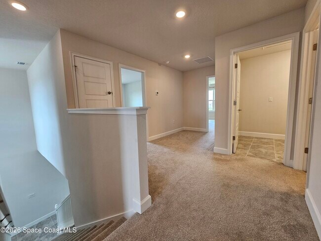 Building Photo - 1109 Canfield Cir