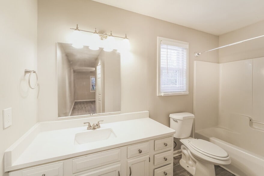 Building Photo - 731 Firecrest St SE