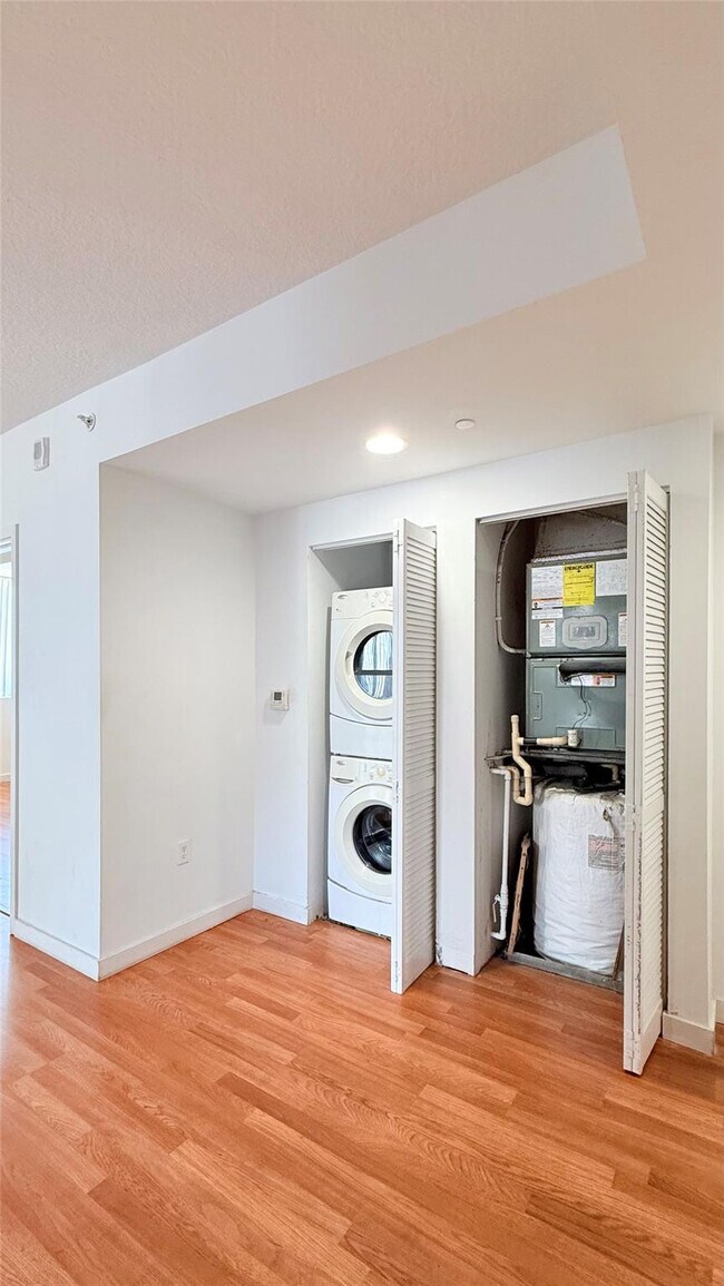 Building Photo - 601 NE 23rd St