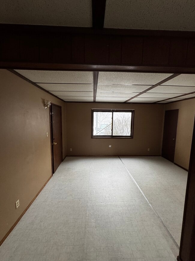 Building Photo - SR 15