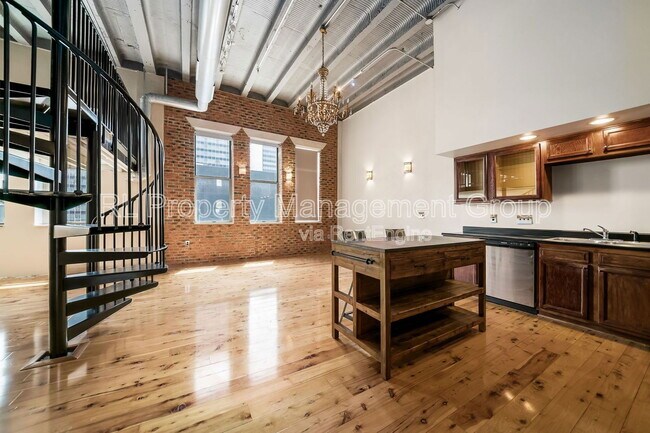 Building Photo - 110 N 3rd St