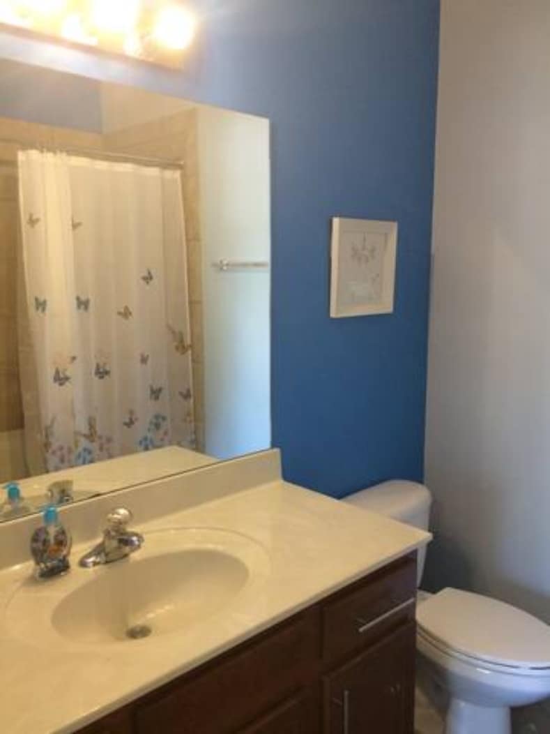 Bathroom in 1st bdrm - 412A McClellan Ave