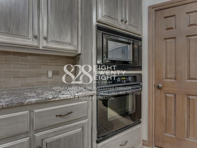 Building Photo - Stunning 3 Bed/3 Bath Home in Auburn Meadows Gated Community