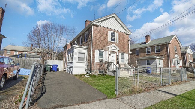 Primary Photo - 87-89-89 Colony St