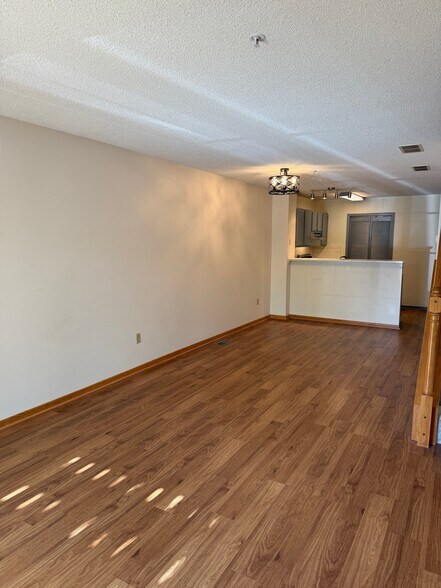 Living room, dining rom - 2240 Ranchview Ln N