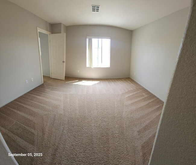Building Photo - Spacious 4-Bedroom Home with Modern Update...