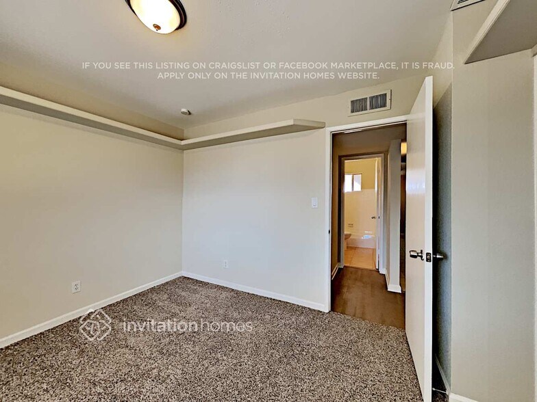 Building Photo - 2421 E Sylvia St