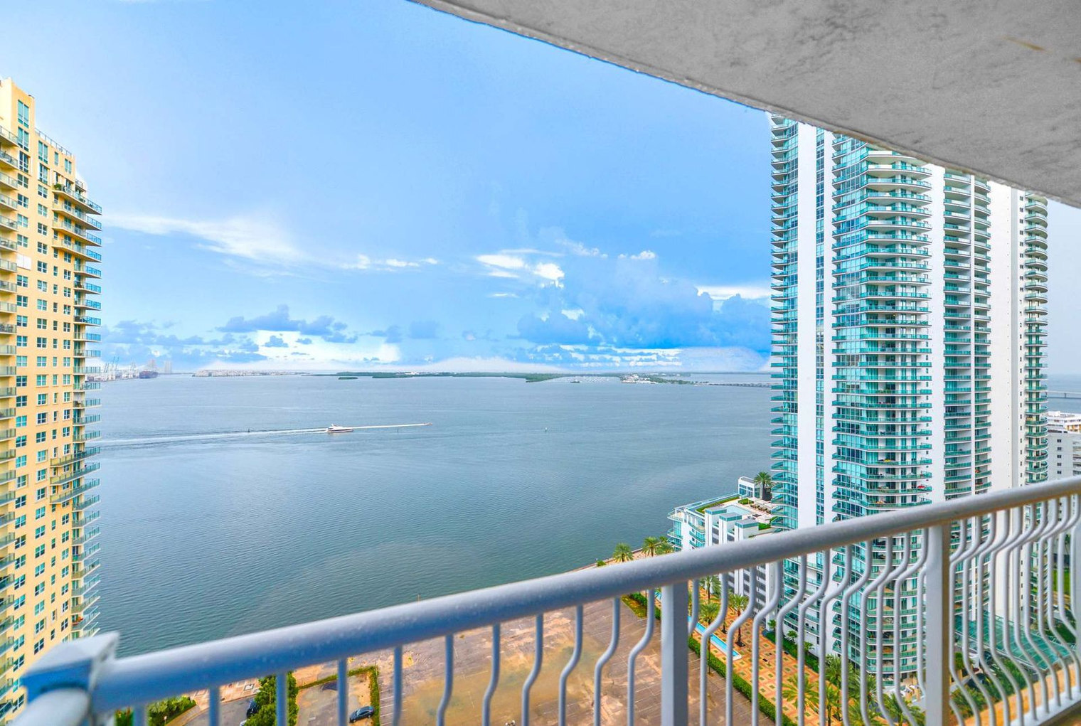 Building Photo - 1200 Brickell Bay Dr