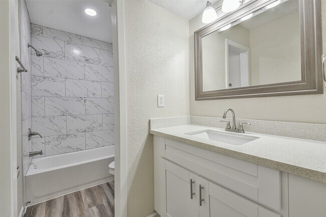 Building Photo - 12614 Dermott Dr