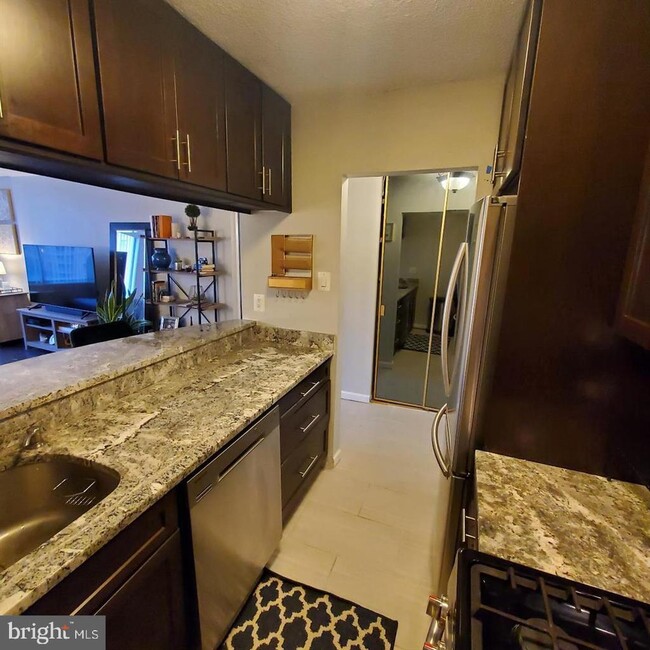 Building Photo - 11801 Rockville Pike