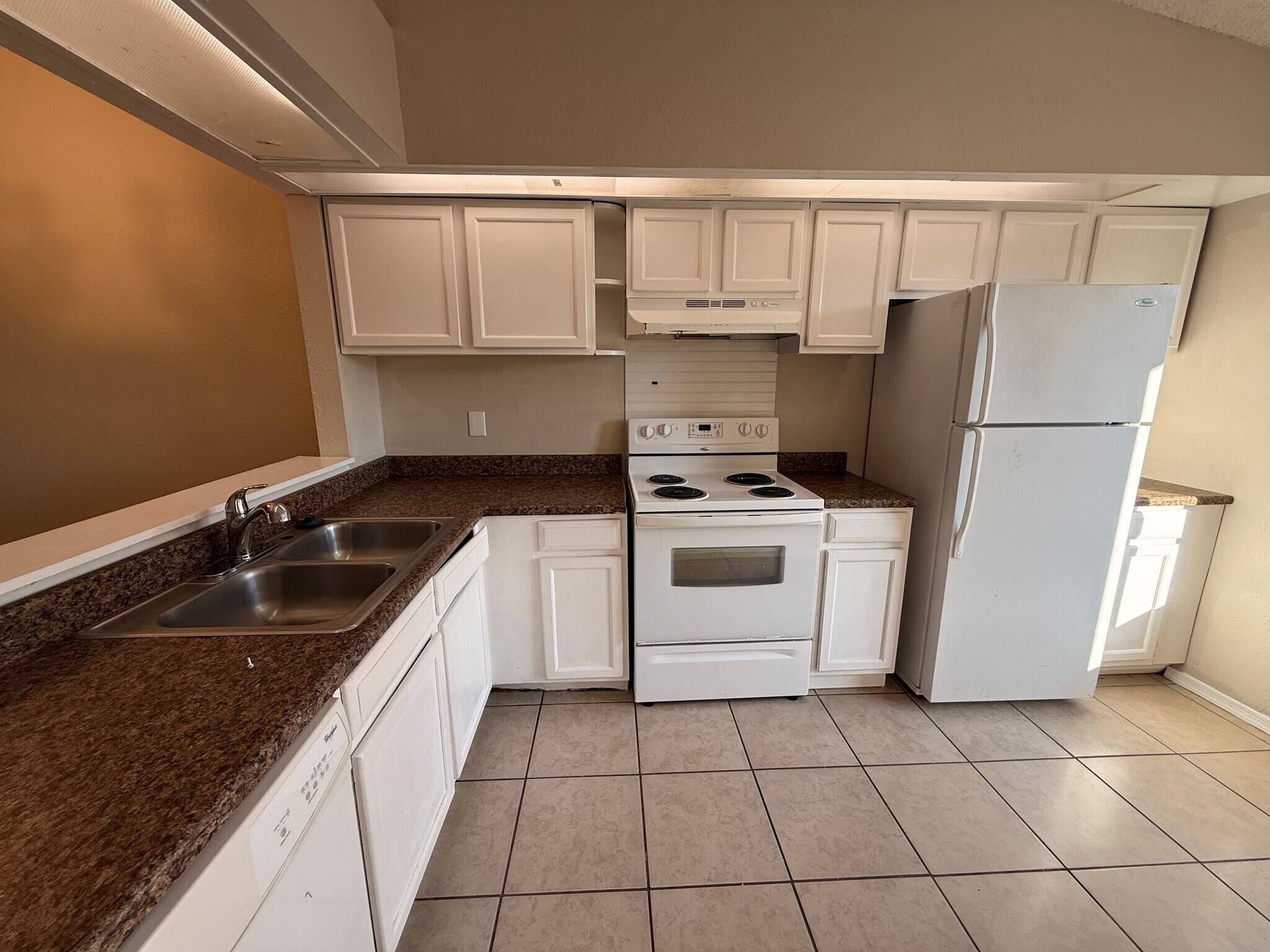 Building Photo - 4705 Almond Willow Dr